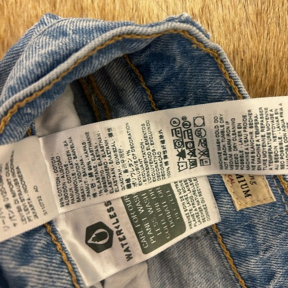 Levi's Premium Ribcage Bell Jeans🔥🔥♥️ - Picture 6 of 10